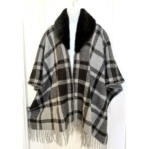 Plaid cape poncho wrap coat with faux fur trim black and grey